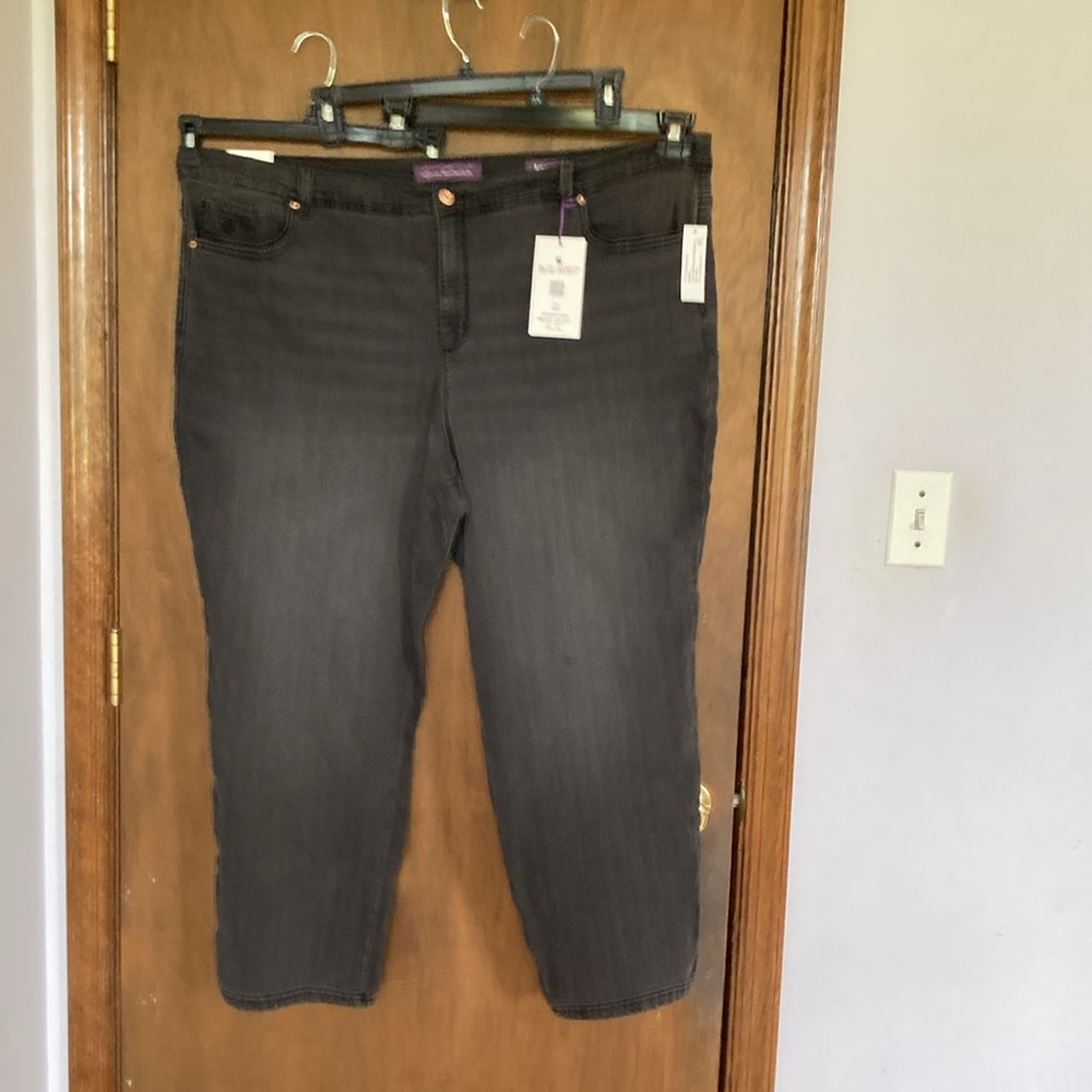 Gloria Vanderbilt Amanda jean magical stretch classic rise tapered leg 24W short - Picture 9 of 15